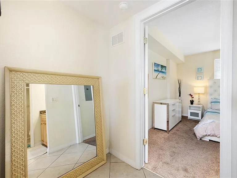445 Hamden Dr #302 — Photo 20