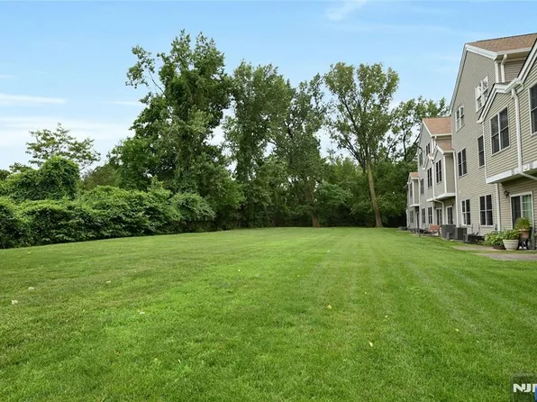 59 Birch St #306, Ridgefield Park, NJ 07660