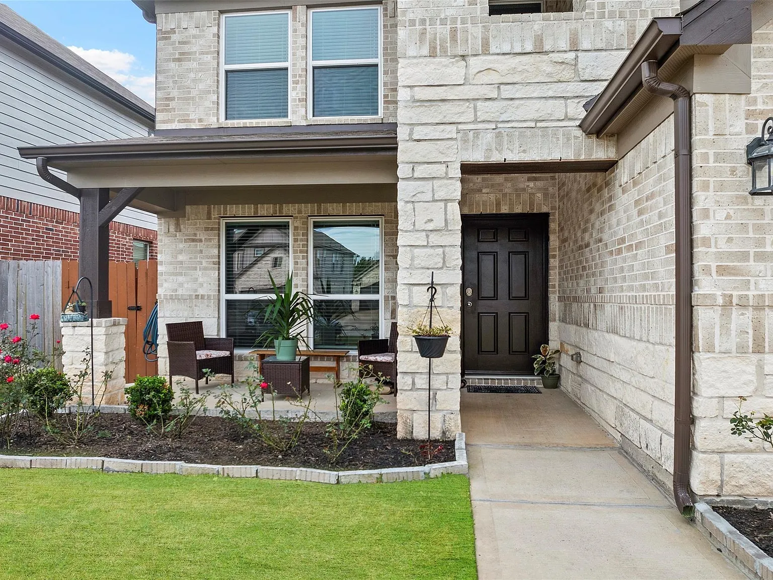 5 bed, 3.5 bath, 2725 sqft, $2,800 — Photo 3