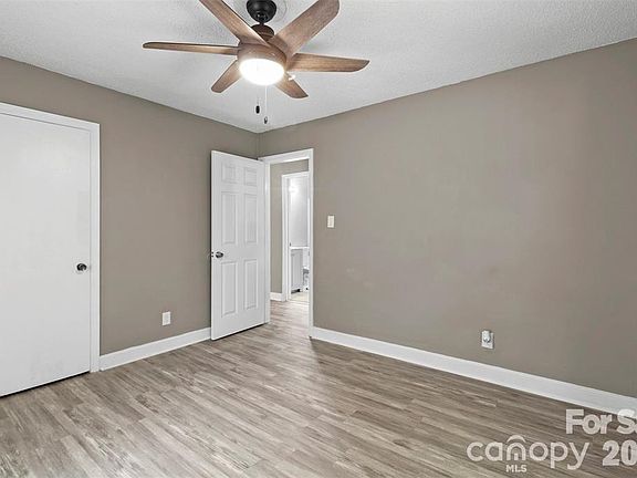 3rd image of 2516 Remington St