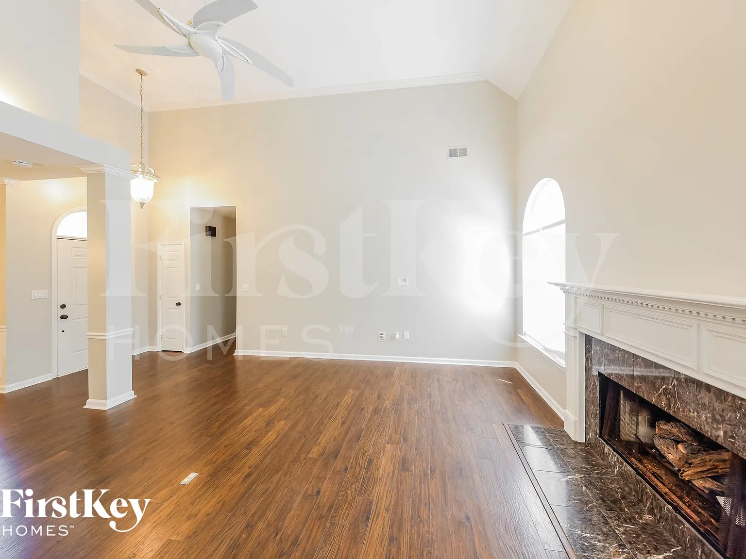 3 bed, 2.0 bath, 1661 sqft, $2,000 — Photo 3