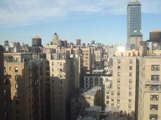 Rented by Douglas Elliman | media 24
