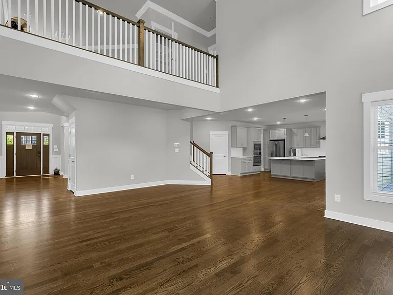 2233 N Underwood St — Photo 11