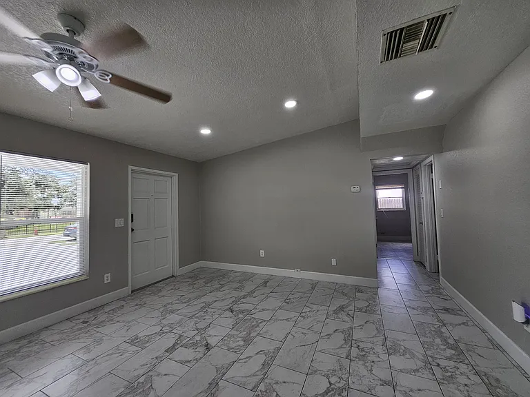 10117 N Ola Ave — Photo 8