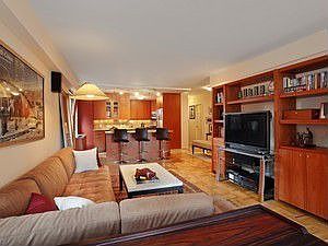 1st image of 250 E 87th St APT 6C