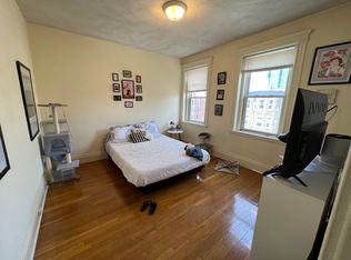 106 Queensberry St APT 19, Boston, MA 02215