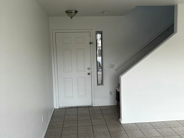 12337 W Sweetwater Ave — Photo 4