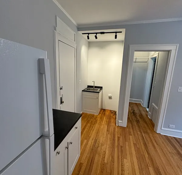 Devonshire Apartments — Photo 10