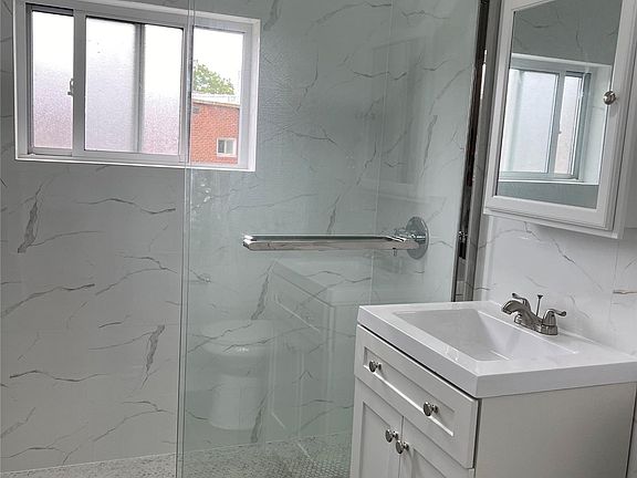 5th image of 33-29 58th St Unit 2