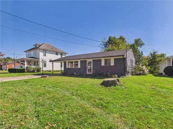 130 E 5th St, Williamstown, WV 26187