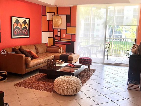 4th image of 10710 NW 66th St APT 205