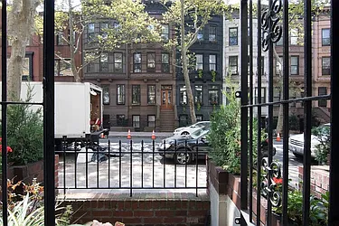 Rented by Larry Tauber, LREB