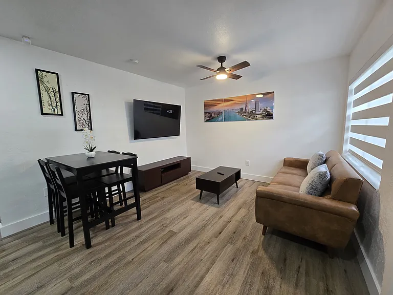 1273 NW 24th St #2 — Photo 5