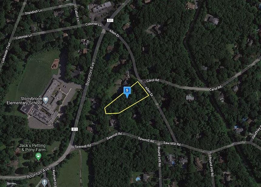1st image of 8 Allen Dr