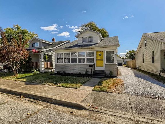 3rd image of 916 Allens Ln