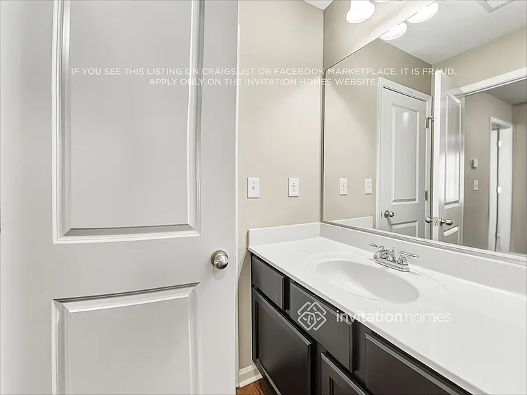 657 Armitage Way — Photo 27