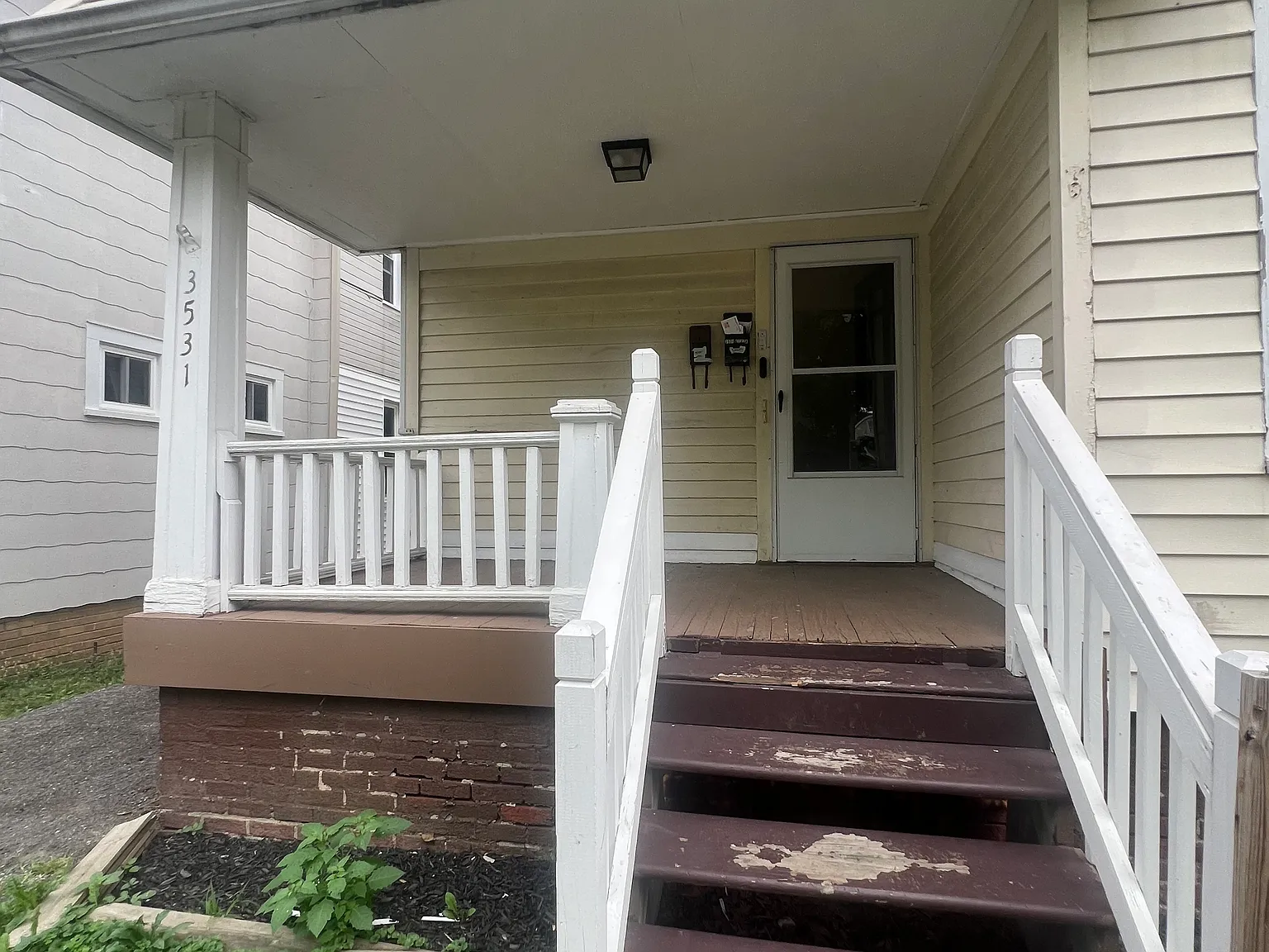 2 bed, 950 sqft, $895 — Photo 2