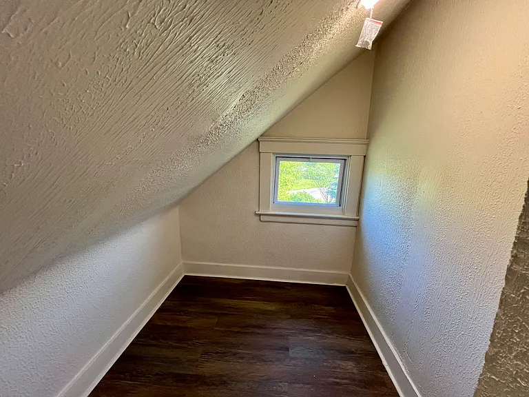 15264 Broadway Ave — Photo 21