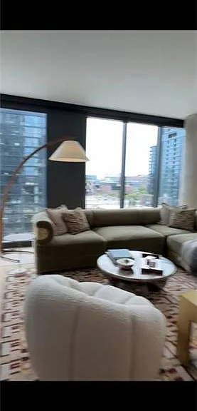 351 N May St #414 — Photo 9