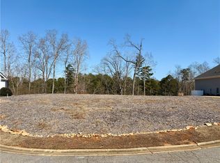 110 Shelter Cove Dr, Seneca, SC 29672