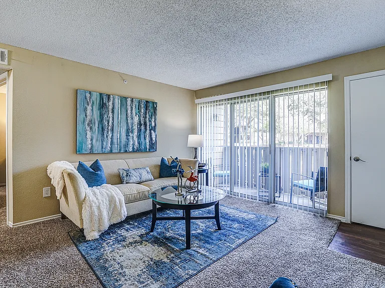 Trinity Square Apartments — Photo 1