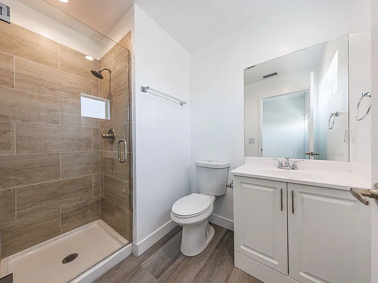 3015 Alsace Ave — Photo 96