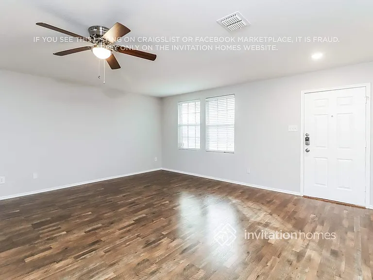1412 Krista Dr — Photo 3