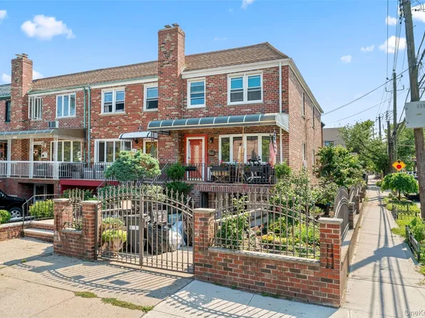 5902 70th Street, Maspeth, NY 11378