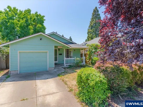 1074 3rd St NW, Salem, OR 97304