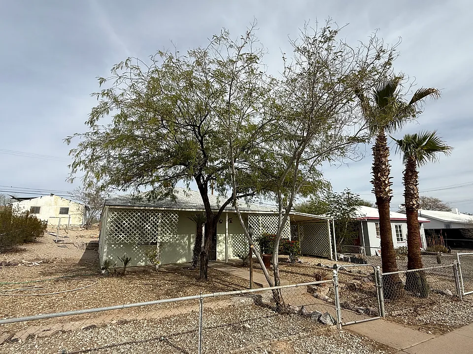 420 W Ocatillo Ave