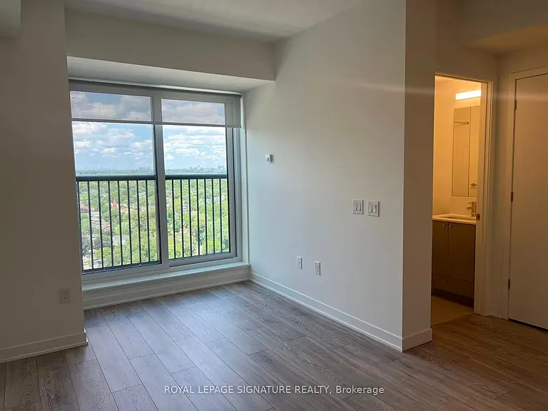 10 Oak St #2209 — Photo 6