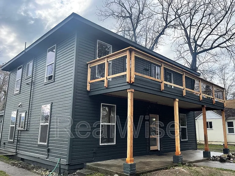 509 NW C St #5 — Photo 17