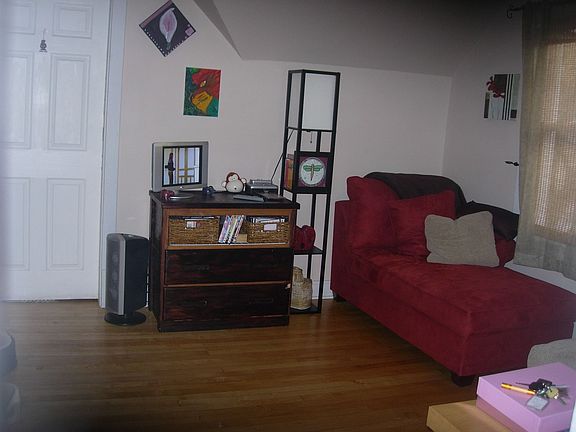 2nd flr Livingroom