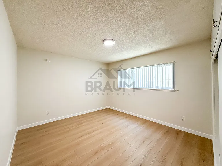 5131 Buffalo Ave — Photo 26