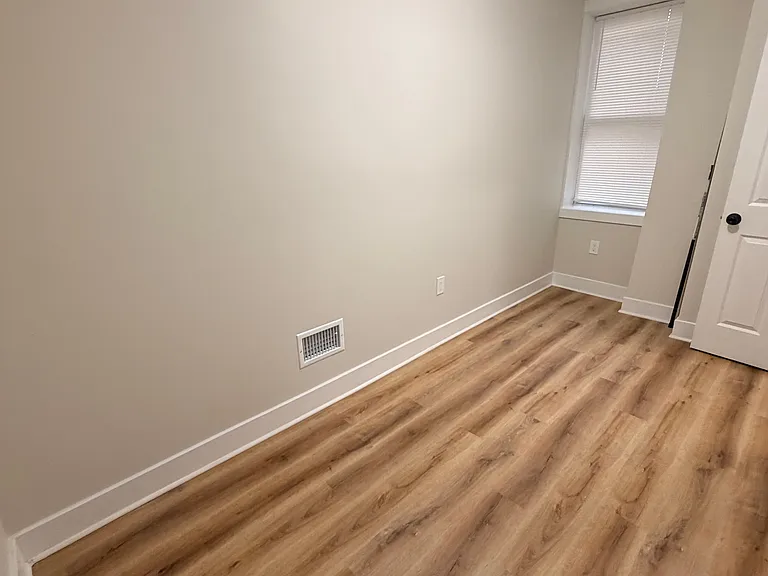 420 E 28th St #1 — Photo 15