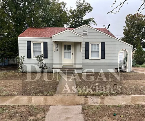 705 N Elm St Photo 1