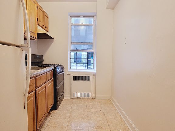 5th image of 1037 51st St APT B9