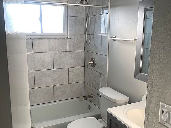 3rd image of 1644 Coronet Dr