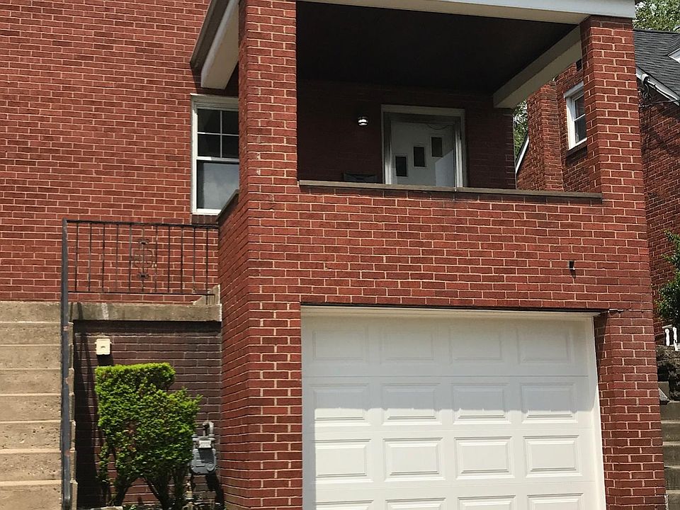 Attached Garage