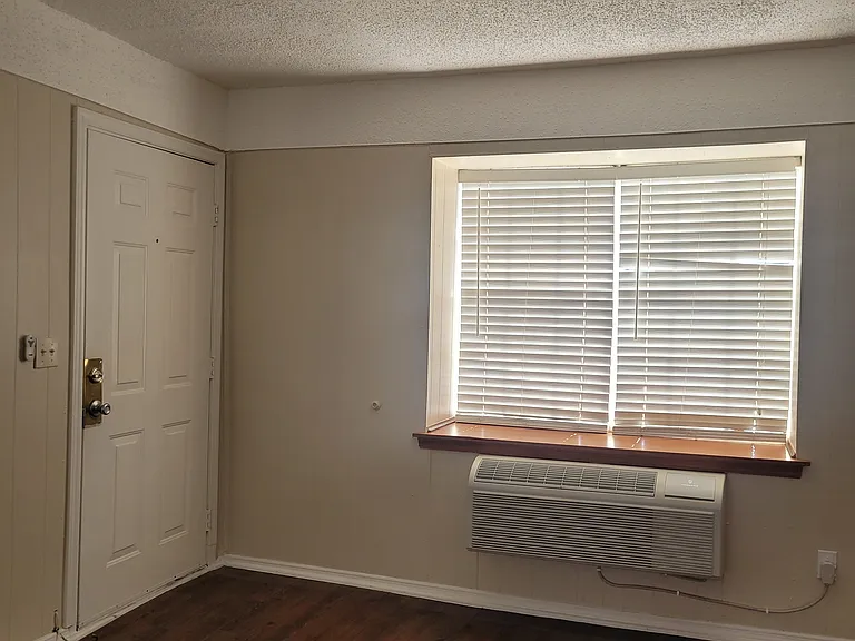 922 NW 21st St #12 — Photo 15
