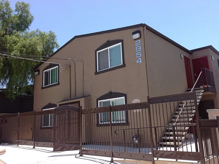 Golden Hill Apartments — Photo 1