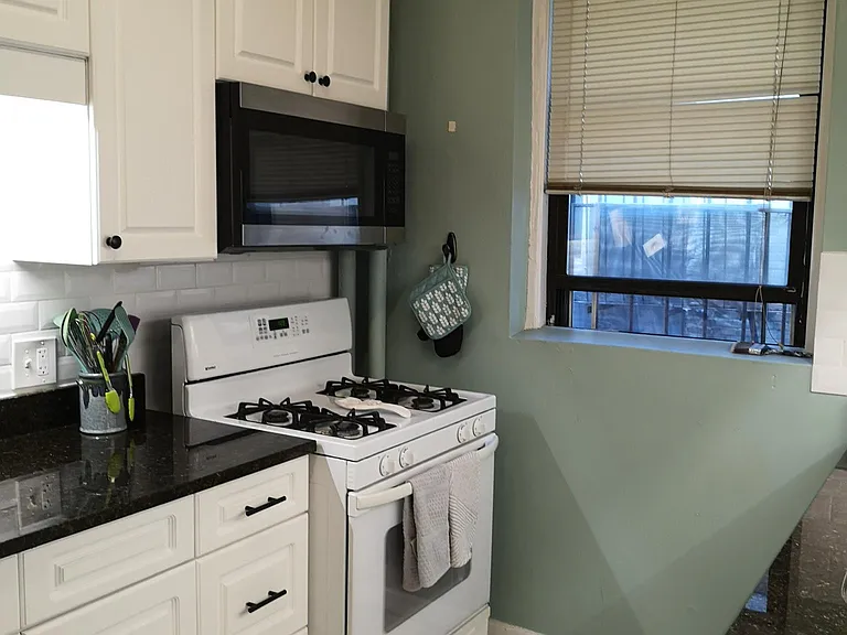 86 Glenville Ave — Photo 19
