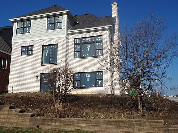 3rd image of 9425 Maria Ln