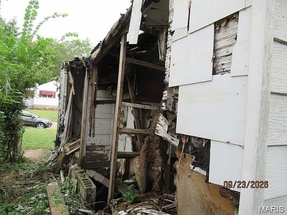 4th image of 7516 Calvin Ave