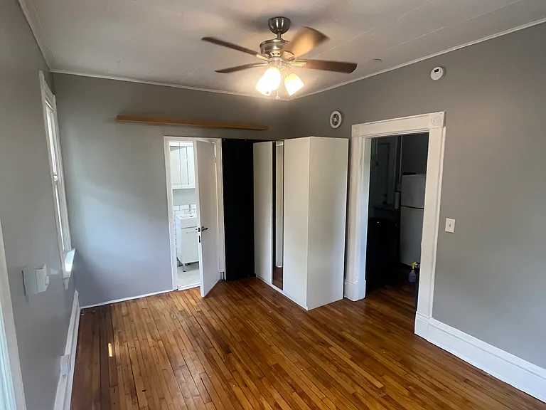 1435 Marshall St NE #3 — Photo 8