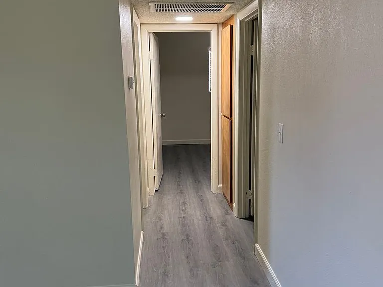 625 S Royal Crest Cir #7 — Photo 10