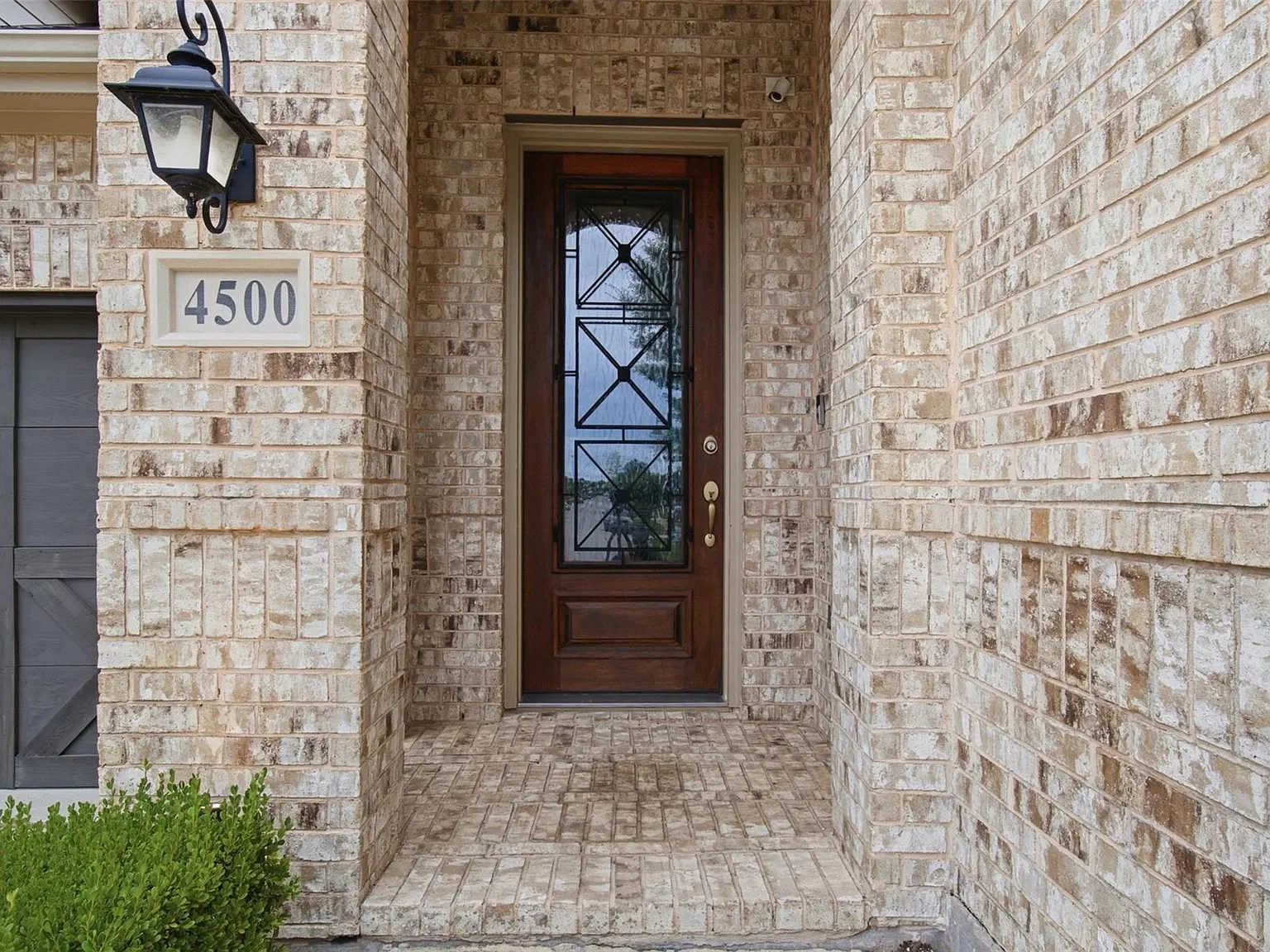 4 bed, 2249 sqft, $2,800 — Photo 3