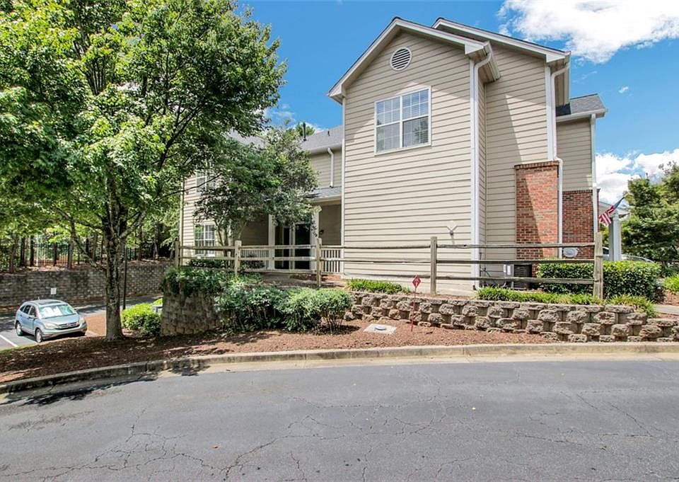 1st image of 102 Vinings Forest Cir SE
