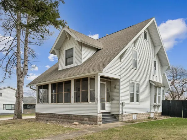211 N 1st St, Hawkeye, IA 52147