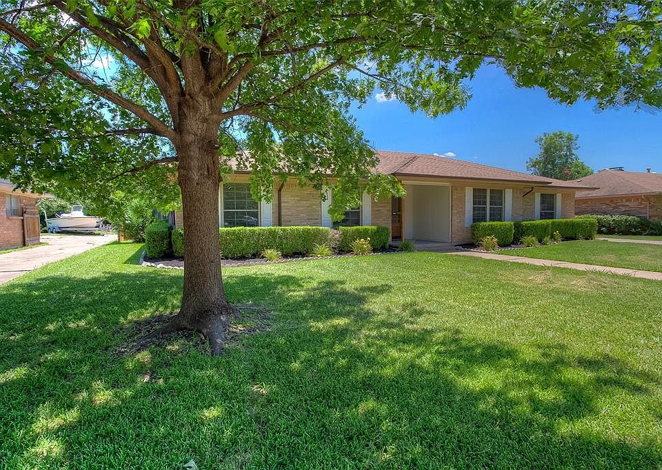 1st image of 10522 Royal Chapel Dr